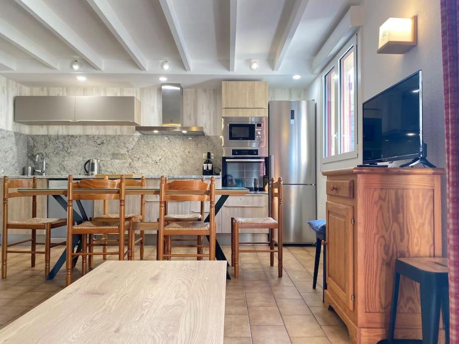 Apartment Le 102. 3 Chambres. Terrasse. Parking. Wifi